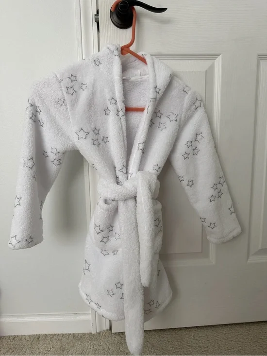 LC Waikiki KiDS - Plush Hooded Kids Bathrobe in White with Gray Stars 7-8 years