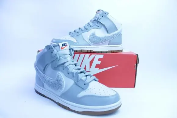 Nike Men's Dunk High 'Chenille Swoosh - Light Smoke Grey' sz M 10 DR8805 003
