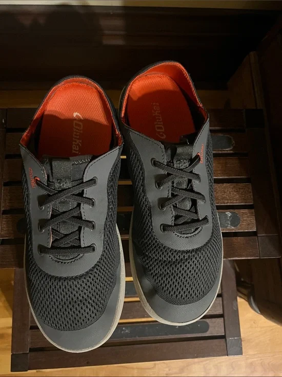 OluKai Men's Gray Mesh Sneakers 👟