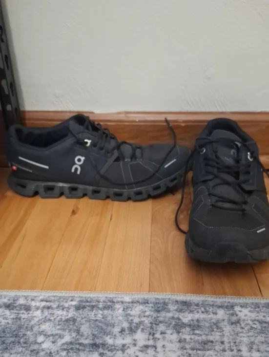 On Running Men's Black Cloud-Style Athletic Shoes