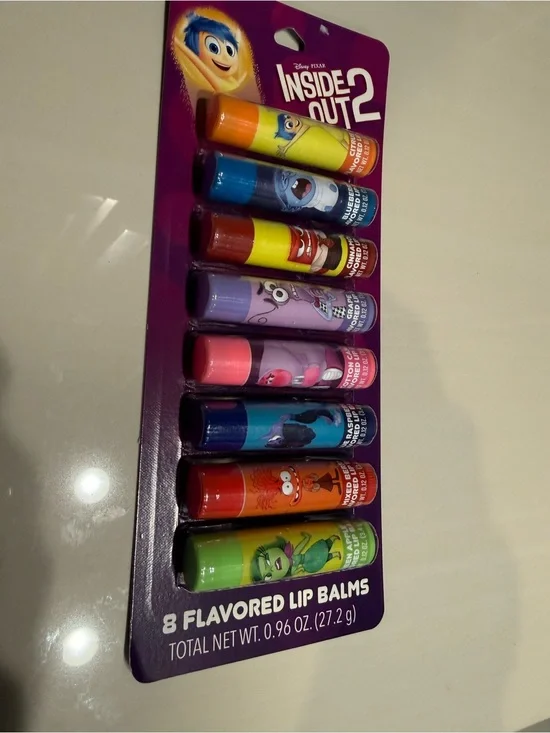 Disney pixar inside out 2 - 8 flavored lip balms apple berry cotton candy grape