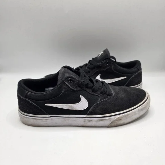 Nike‎ SB Chron 2 Mens Black White Suede Skate Shoes Low Top Sneakers