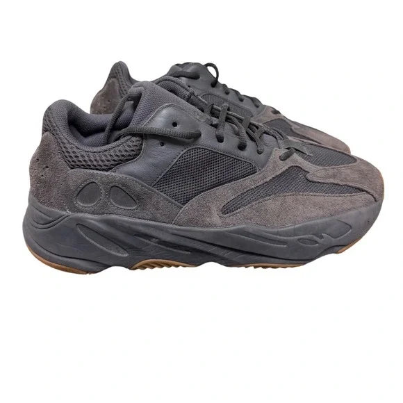 Adidas Yeezy Boost 700 Mens Utility Black FV5304 Suede Mesh Gum Sole Sneaker