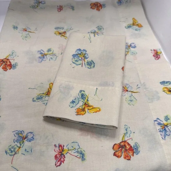VTG Pair Floral Pillowcases No Iron Standard Dan Rivers Tan Beige Flowers
