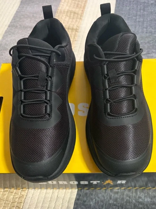 Men's Black Athletic Sneakers with Streamlined Design