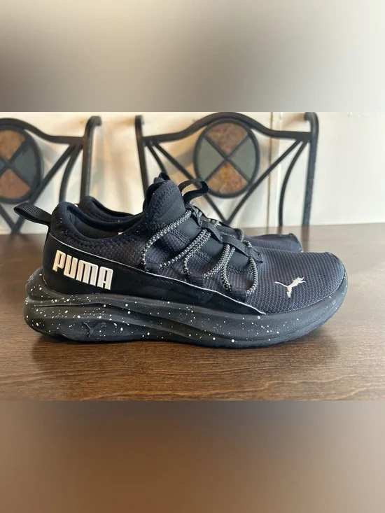 Puma Men’s Sz 6 Black Sneakers with White Speckle Midsole