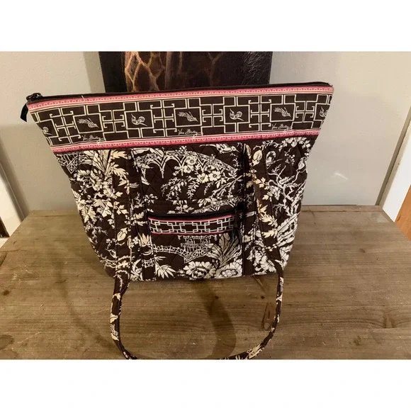 Vera Bradley Night and Day Quilted Tote Bag Black White Pink Floral Toile Zip‎