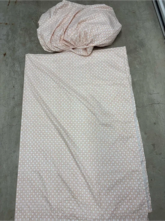 Twin Sheet Set 2-Piece White/Peach Geometric Rectangular Bedroom Bedding
