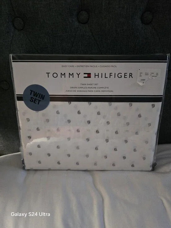 Tommy Hilfiger*  Sailboat Twin Sheet Set * BRAND NEW * NEVER USED