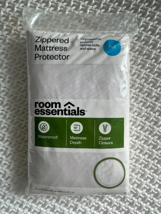 Room Essentials Zippered Vinyl Waterproof Mattress Protector Full Size 54X75X12