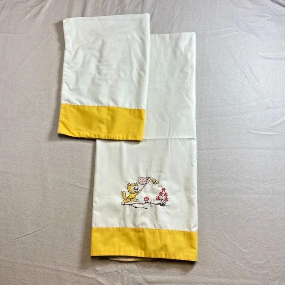 Vintage 80s Crib Flat Sheet Pillowcase Embroidered Cat Kitten Yellow‎ Applique