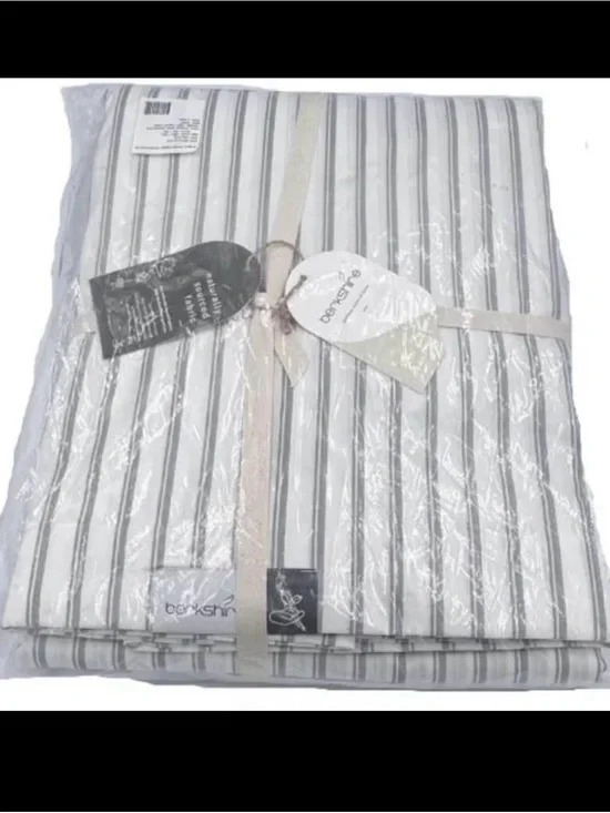 King - Berkshire White and Gray Pinstripe Duvet Set