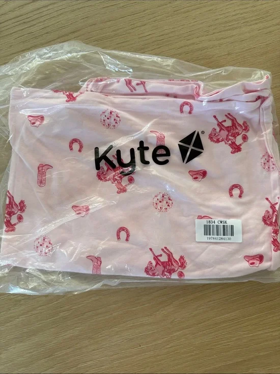 Kyte Baby standard Pillowcase NWT