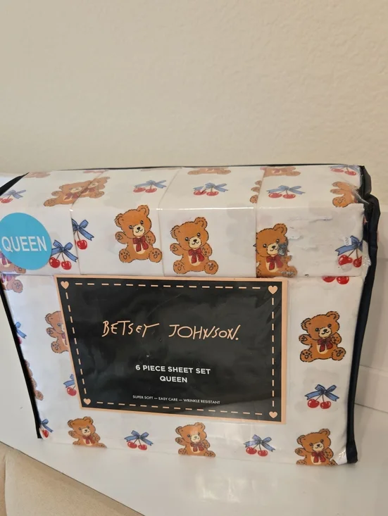 Betsey Johnson White Teddy Bear & Cherry Queen Sheet Set Brand New
