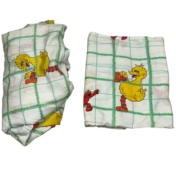 1997 Henson Sesame Street twin size flat and fitted sheet‎
