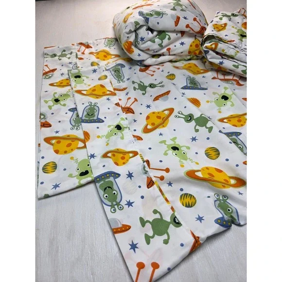 Kids Alien Outer Space Bed Sheet Set Planets UFO Flying Saucer White Y2K Classic