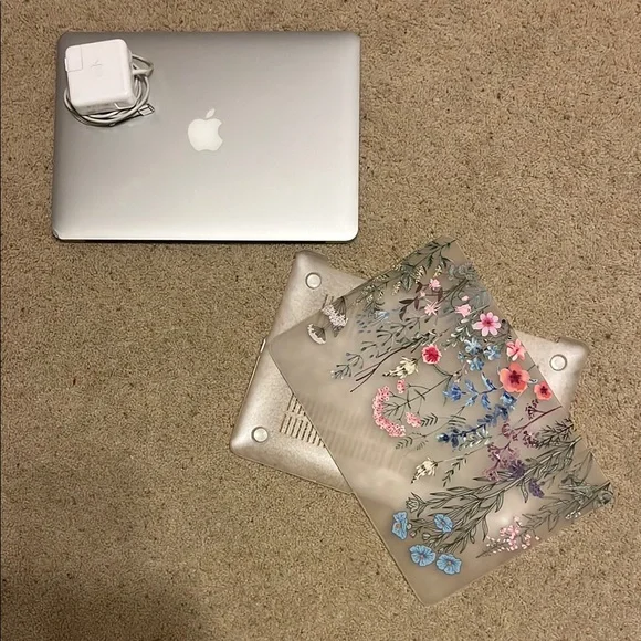 Apple MacBook Air with Floral Case & charger