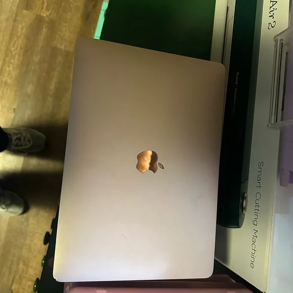 Apple MacBook Air - Gold