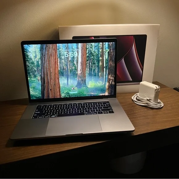 2018 MacBookPro i7,  32gb, 500gb, Excellent Condition