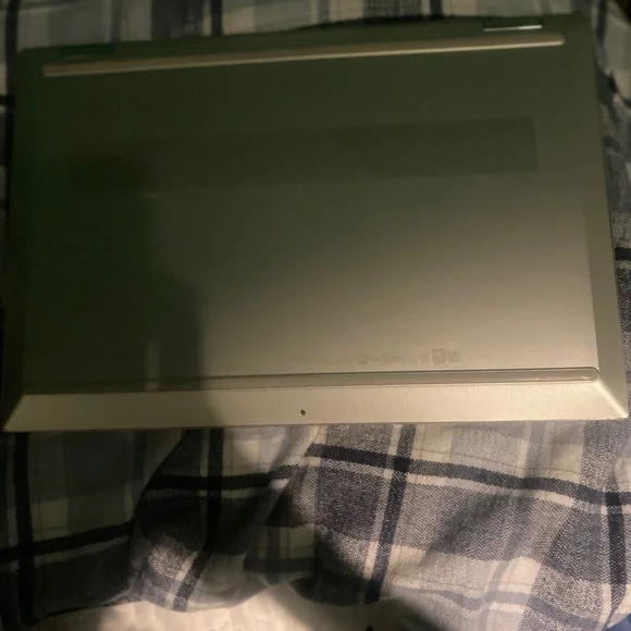 Ho laptop intel i5 cpu 1035x gpu great for school work and gaming this