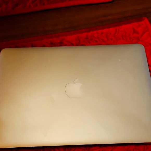 Apple MacBook - Silver