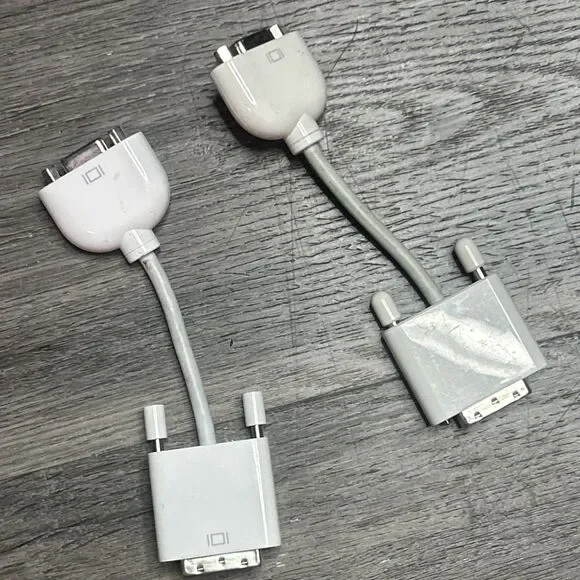 2 Apple DVI-I Male to VGA-Female Monitor Adapter Cable Connectors Projector Used
