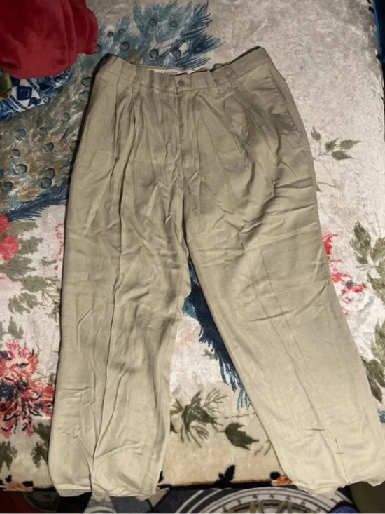 Tommy Bahama Pleated Tan Chino Pants