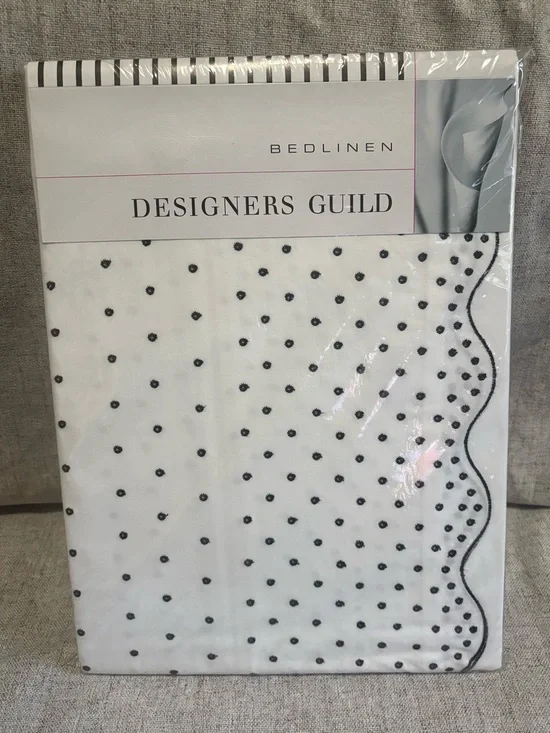 Designers Guild White Cotton Flat Sheet with Broderie Anglaise Scalloped Edge
