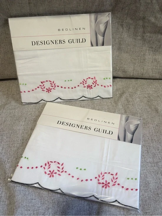 Designers Guild Bedlinen Cotton Pillowcase Set with Embroidered Floral Accents