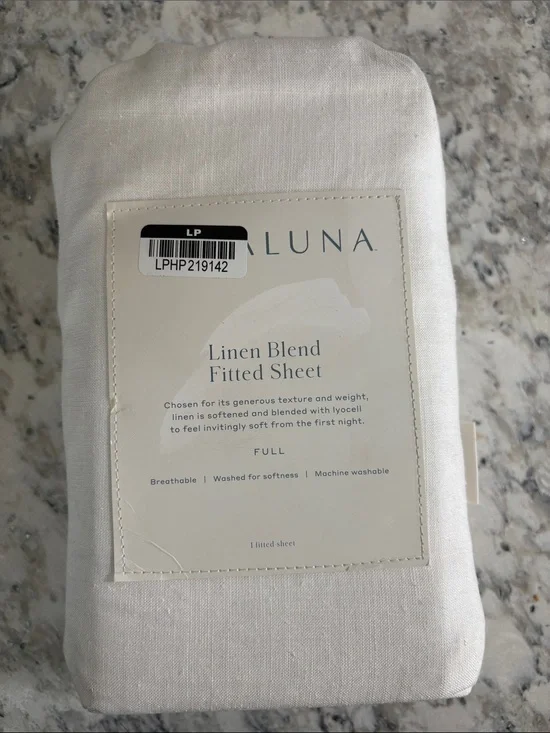 Casaluna Full Size Linen Blend Fitted Sheet - White ( Fresh White )