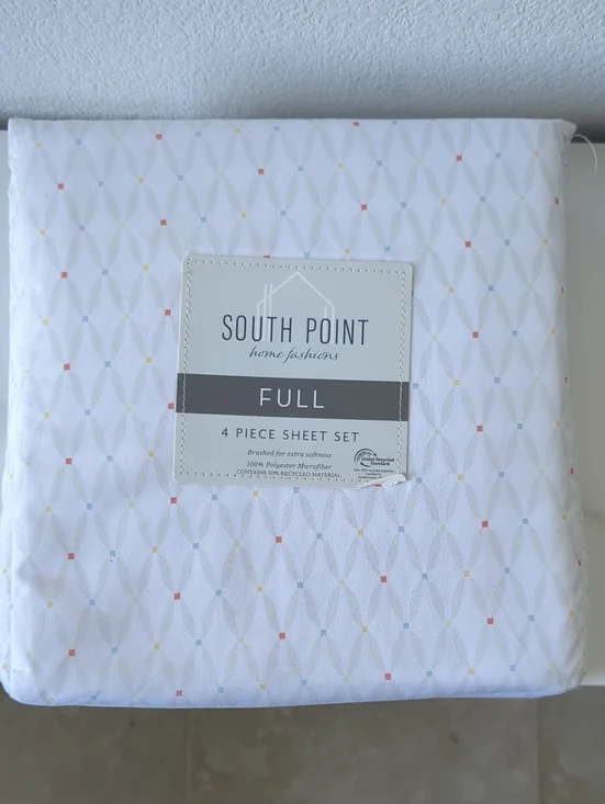 Full 4-Piece Sheet Set - White with Pastel Accents - Maise Geo