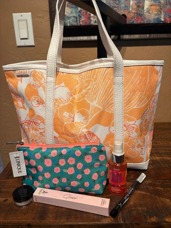 Clinique NWT Orange &  White Floral Canvas Tote & Cosmetic Pouch Set w/Cosmetics