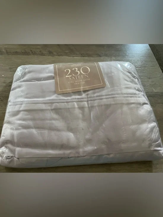 Vtg JCP Home collection 230 count soft lilac silky Sateen weave twin flat Sheet
