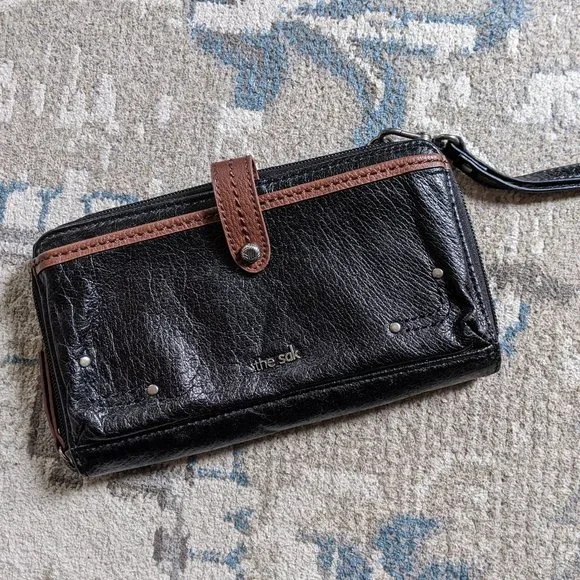 The Sak Wallet Purse in Textured Black Leather‎ with Brown Detailing