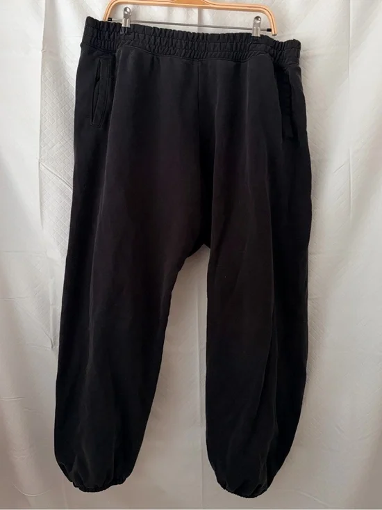 Men's Black Relaxed-Fit Elastic Waist Jogger Pants