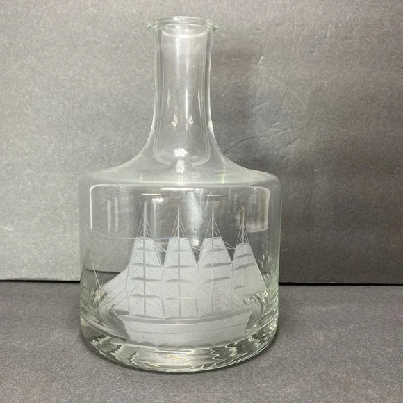 Etched Clipper Ship Sailboat Glass Decanter Clear Nautical Barware Liquor‎