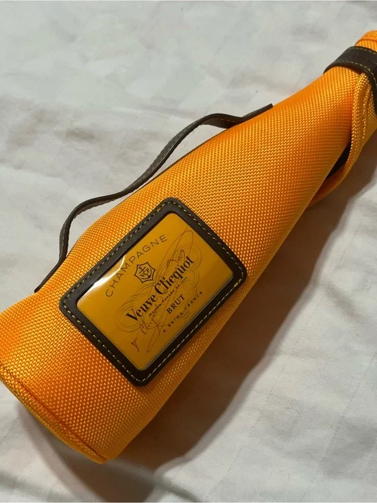Veuve Clicquot Yellow Champagne Bottle Cooler Carrier 21-Supp