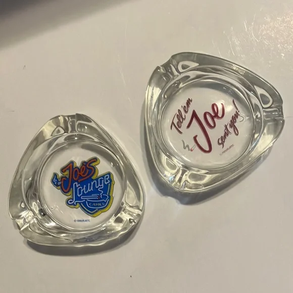 Joe's Lounge Glass Ashtray Set with Blue, Red and‎ Yellow Logo