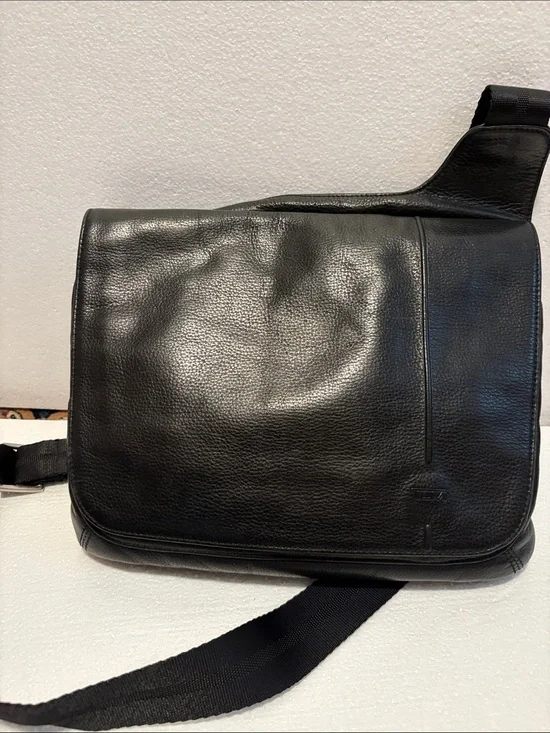 Tumi Black Leather Messenger Bag for Men