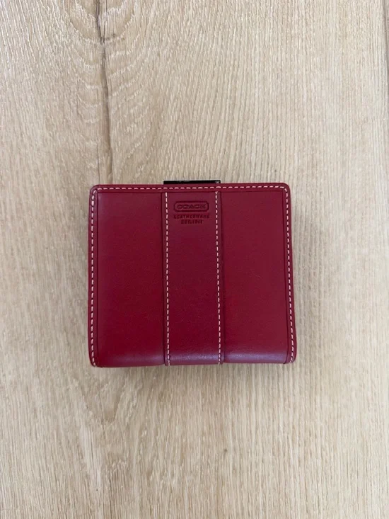 Coach Burgundy Wallet. Used lightly.