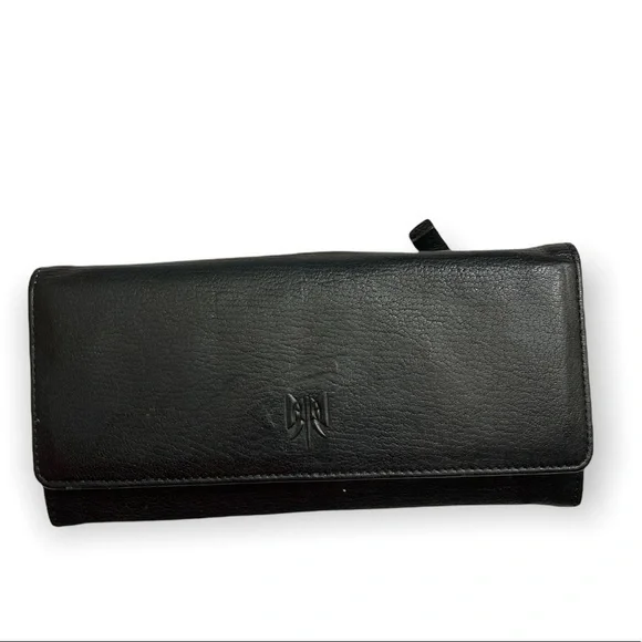 Tusk black leather wallet