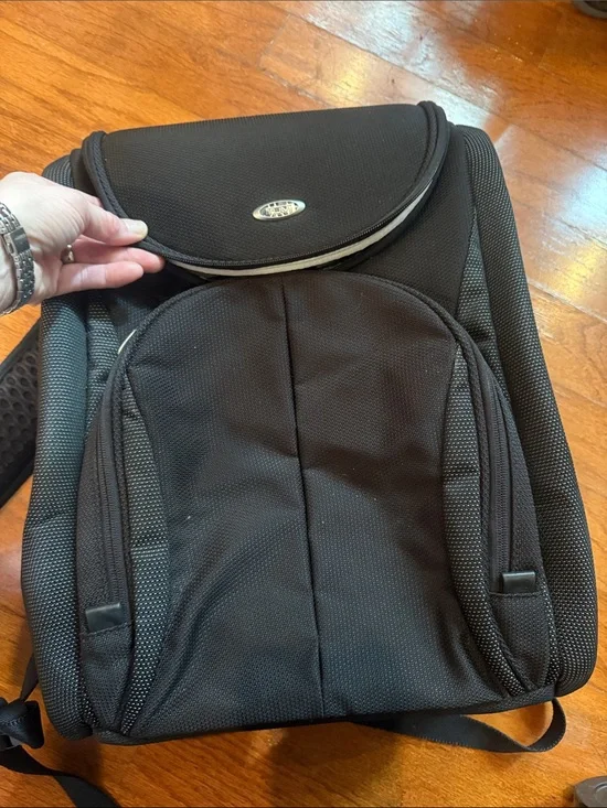 Black TUMI Men's Backpack - Sleek Everyday Carry