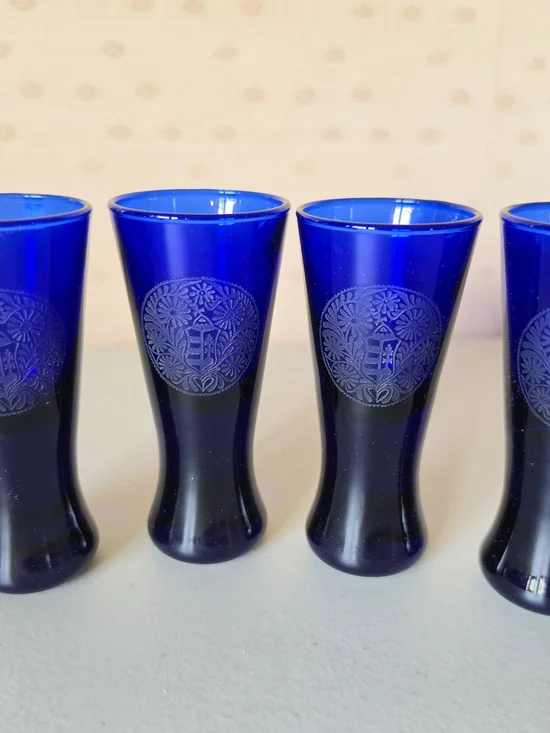 Set of 4 Cobalt Blue Floral Crest Etched Glass Shot Glasses