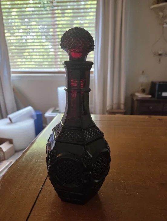 Avon 1876 Cape Cod Collection Bubble Bath/Wine Decanter