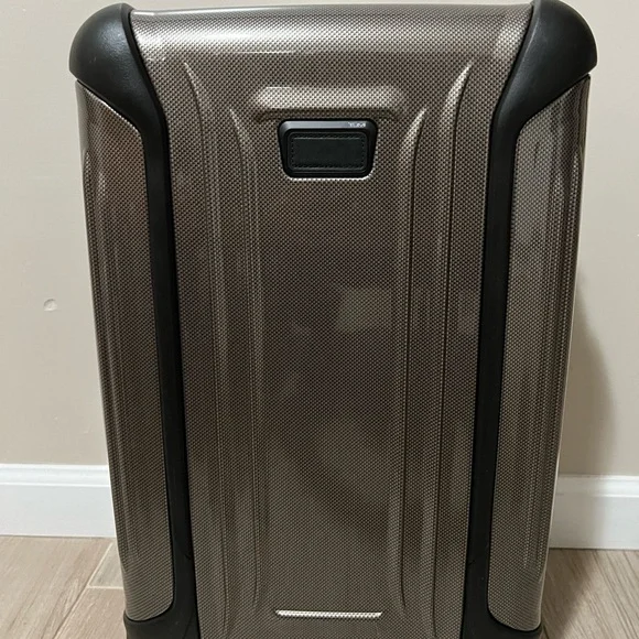 Tumi Vapor 22
