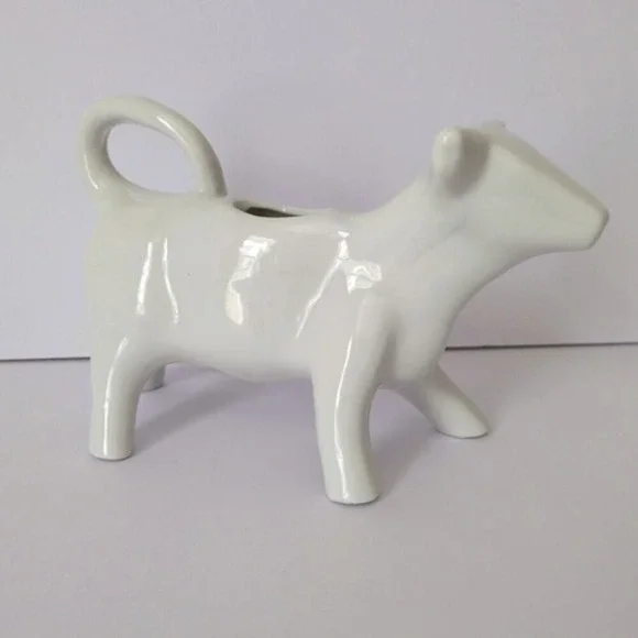 Porcelain‎ Cow Creamer White 4 oz Pitcher