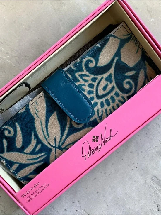 Patricia Nash Nazari Teal Floral Leather Bifold Wallet New in Box NWT