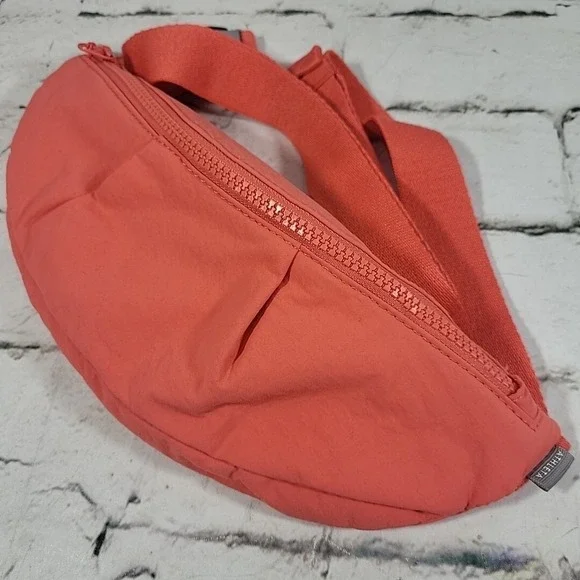 Athleta Fanny Pack Womens One Size Pink Coral Nylon Waist‎ Bag W/Built In Wallet