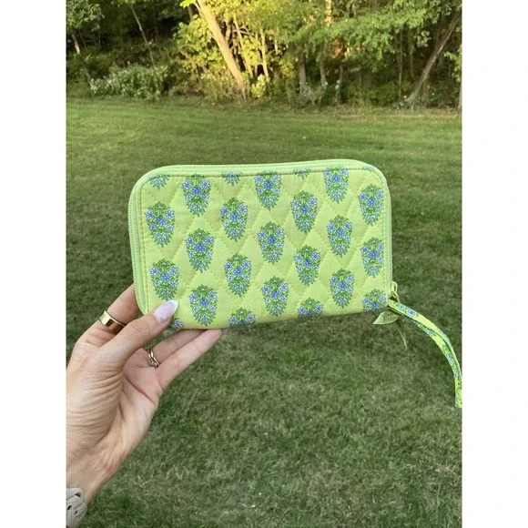 Vera‎ Bradley Retired Citrus Zip Around Wallet Green Blue Flowers 8 X 5