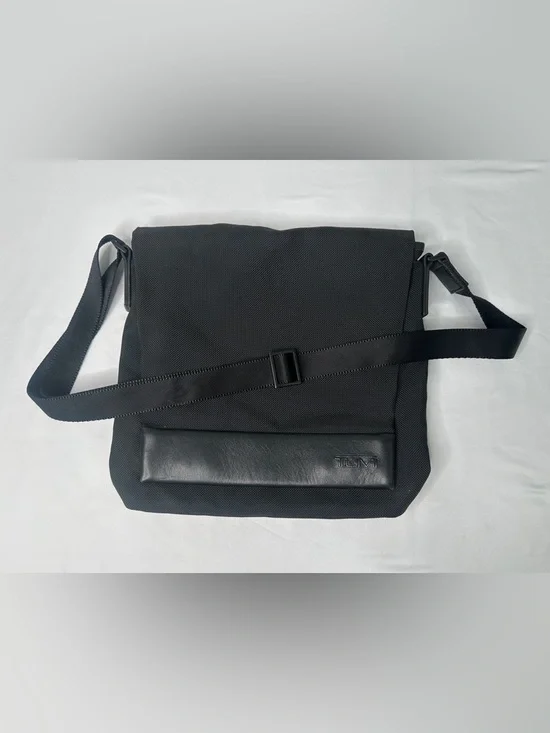 TUMI Messenger Bag Ballistic Nylon Full-Grain Leather Trim Style 4367